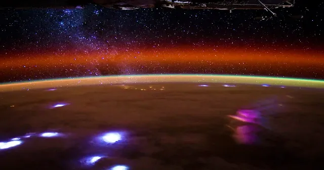 Storm Clouds Unleash Gamma Rays: New Clues to Lightning's Origin